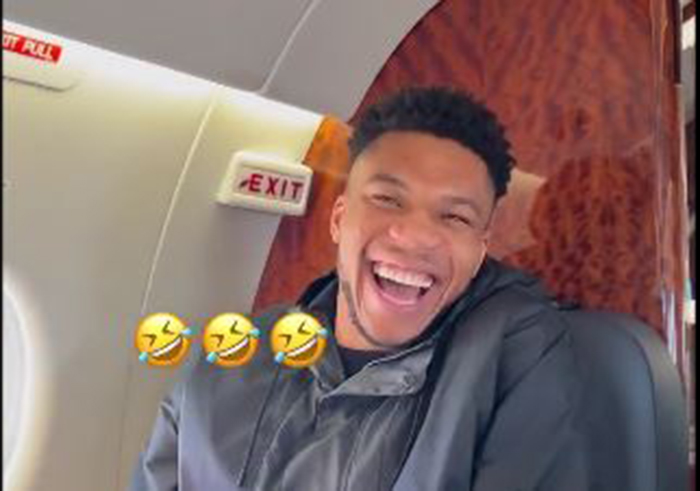 Γιάννης Αντετοκούνμπο σε… κέφια – Το κρύο ανέκδοτο και η κουβέρτα στον Θανάση