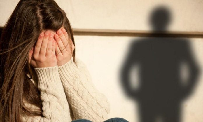 Καλαμάτα: Καταδικάστηκε ο πατριός που ασελγούσε στη 12χρονη κόρη της συζύγου του