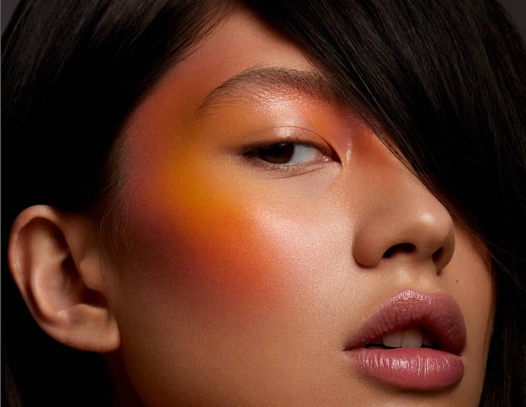 To οmbré blush είναι ένα απλό TikTok trend που αντιγράφεται