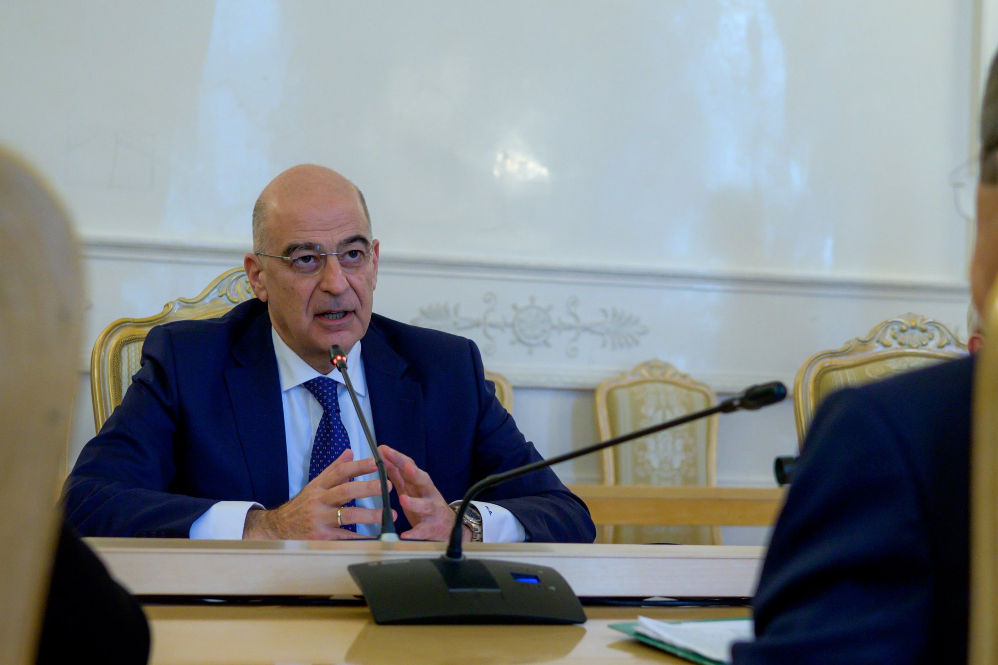 Δένδιας: Εκφράζουμε την οδύνη μας για τον θάνατο των δύο ομογενών