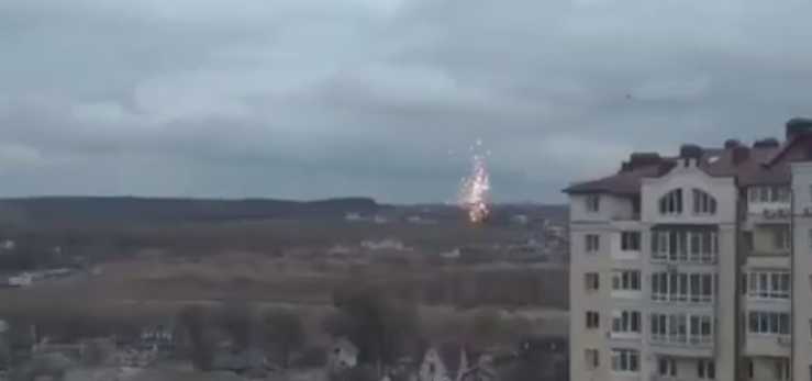 Ουκρανία: Η στιγμή της συντριβής δύο ρωσικών ελικοπτέρων – ΒΙΝΤΕΟ