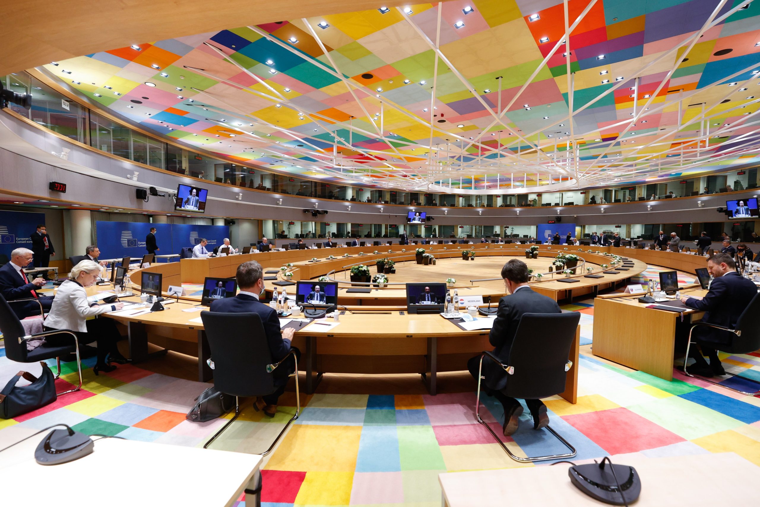 ΟΠΕΚ: Αυξάνει την παραγωγή πετρελαίου για να αποσυμπιεστεί ο πληθωρισμός