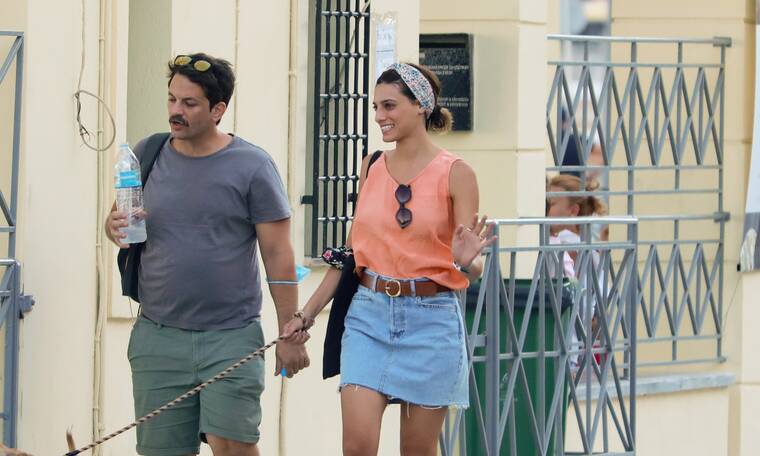 Ρούλα Ρέβη: Φωτογραφίζει τη Χριστίνα Χειλά Φαμέλη με τον σύντροφό της Θανάση Τότσικα