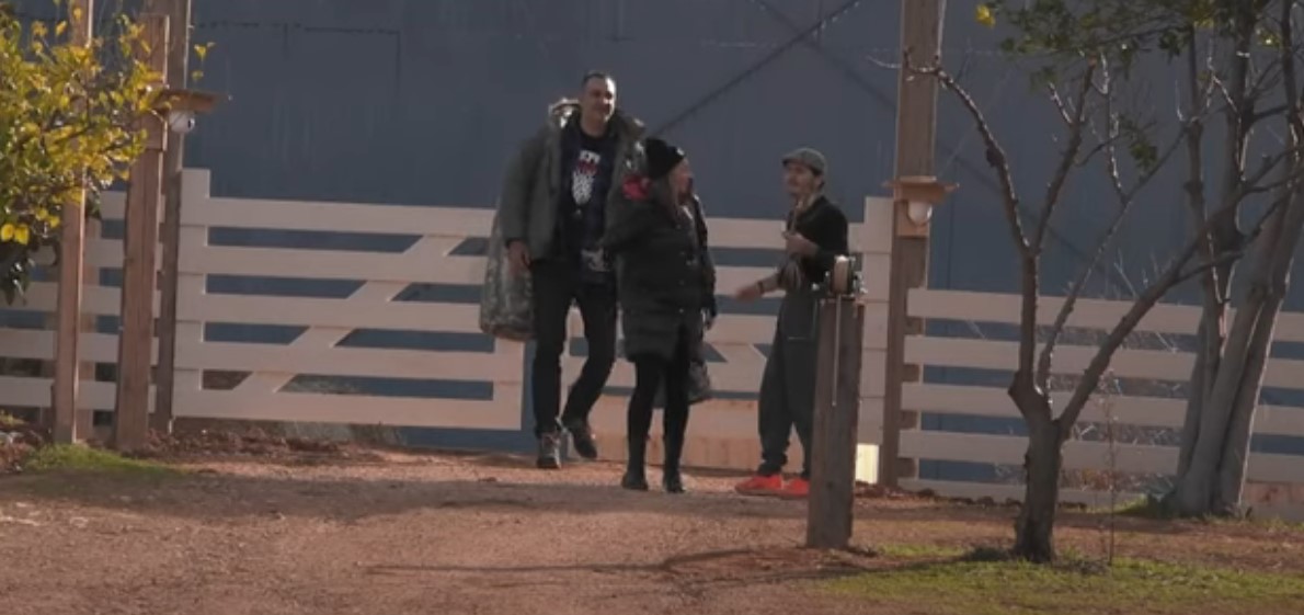 “Φάρμα”: Η είσοδος των δύο νέων παικτών – H ένταση και η ποινή για τους λουκουμάδες και το μέλι