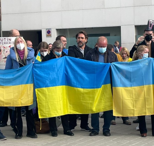 Χαβιέρ Μπαρδέμ: Συμμετείχε σε διαδήλωση στη Μαδρίτη κατά της ρωσικής εισβολής στην Ουκρανία