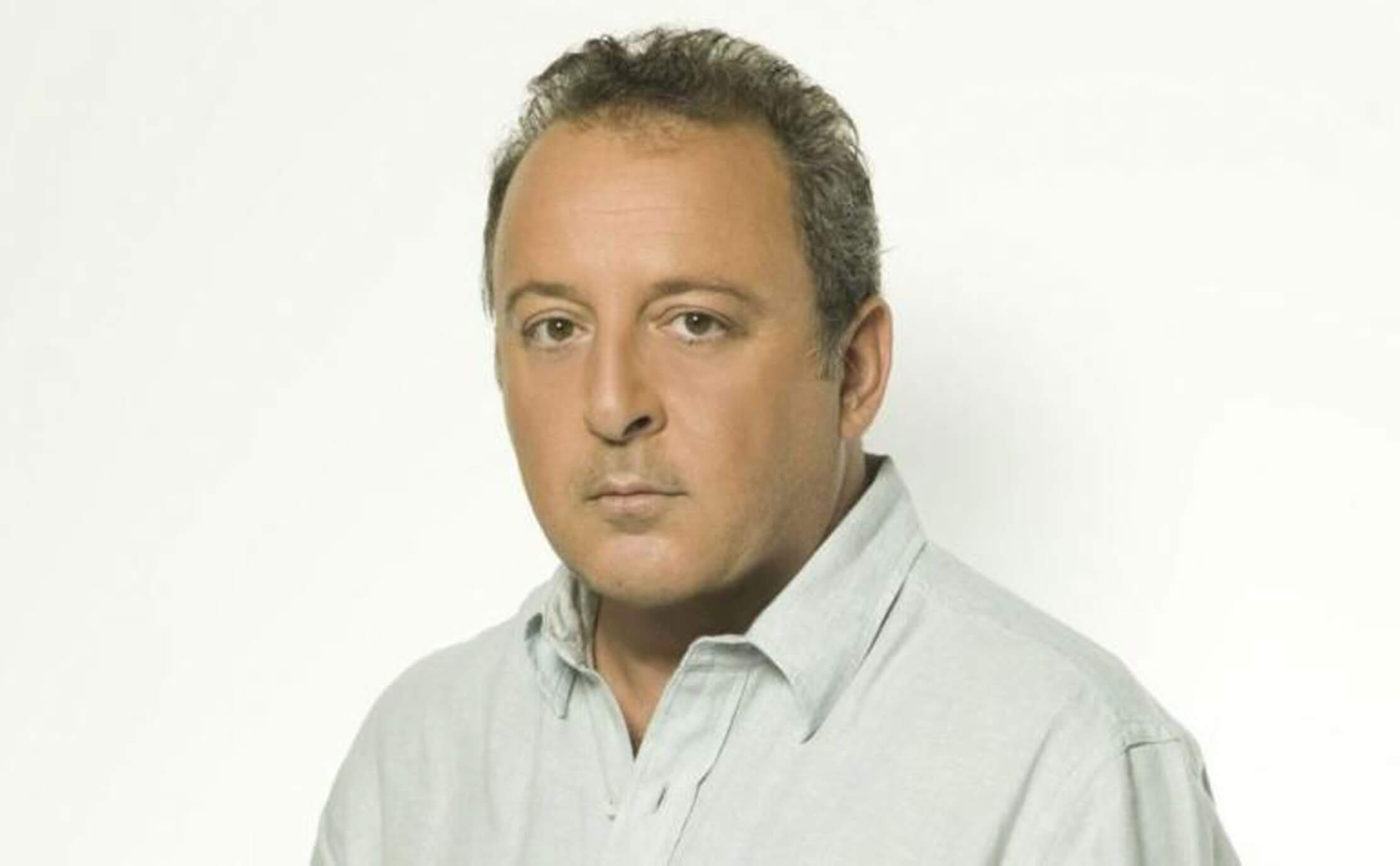 Καμπουράκης για την επίθεση με γκαζάκια: Έχω κάμερες – Ήταν ένας τύπος με σκούφο και μάσκα