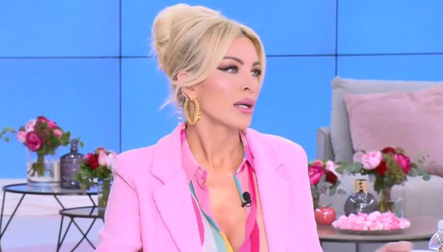 Κατερίνα Καινούργιου: Η ζέστη και το σχόλιο για τα… ορμονικά της