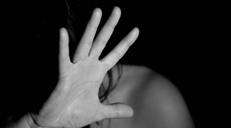 Φρίκη στη Ρόδο: “Με προκάλεσε” είπε ο 73χρονος που παραπέμπεται σε δίκη για τον βιασμό της ΑμΕΑ κόρης του