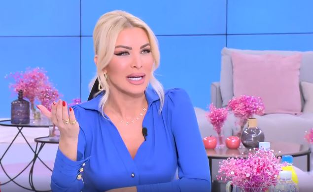 Κατερίνα Καινούργιου: Ποιος τραγουδιστής γυρίζει το κεφάλι του από την άλλη όταν την βλέπει