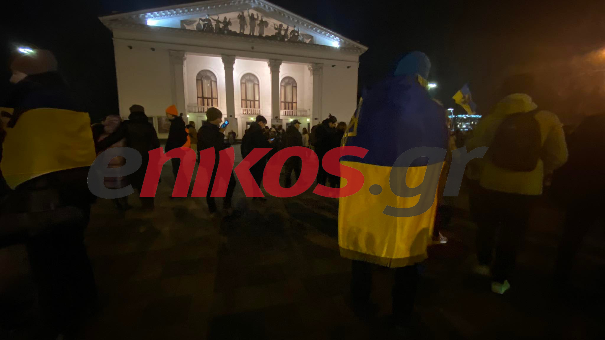 Αποστολή στην Ουκρανία: Εκατοντάδες συγκεντρώθηκαν στην Μαριούπολη – ΦΩΤΟ