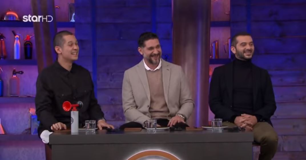 MasterChef: Οι κριτές έκλαψαν από τα γέλια με τα γάντια του Βασίλη – ΒΙΝΤΕΟ