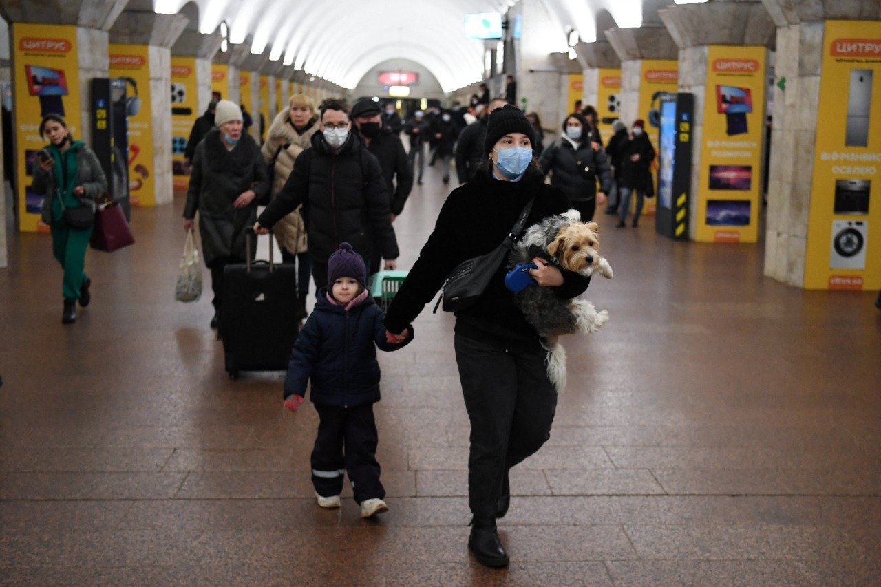 Ουκρανία: Σταθμοί του μετρό μετατρέπονται σε καταφύγια – ΦΩΤΟ