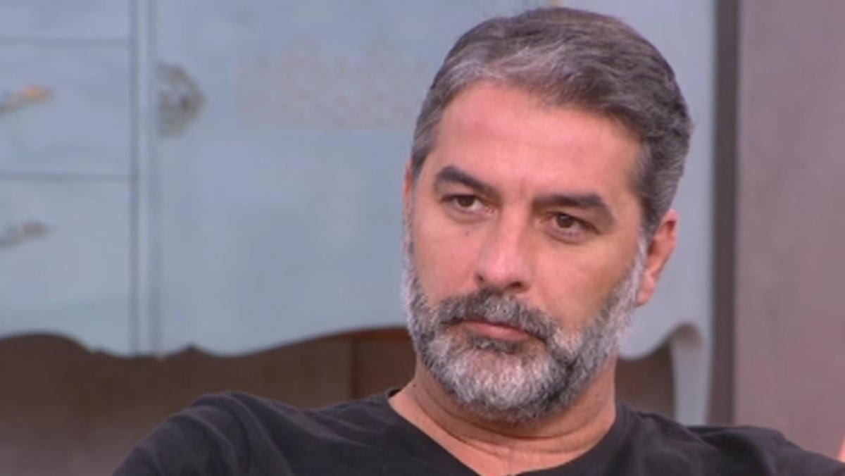 Βασίλης Μπισμπίκης: Ποζάρει αγκαλιά με την κόρη της Δέσποινας Βανδή – ΦΩΤΟ