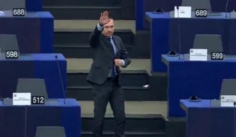 Ευρωκοινοβούλιο- ναζιστικός χαιρετισμός