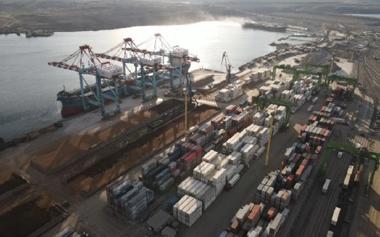 Προσπάθεια για τον απεγκλωβισμό του ελληνικού πλοίου από λιμάνι της Οδησσού