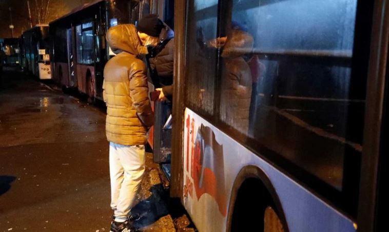 Ουκρανία: Άμαχοι εγκαταλείπουν το Λουγκάνσκ – 35.000 άνθρωποι έχουν ήδη φύγει από την πόλη