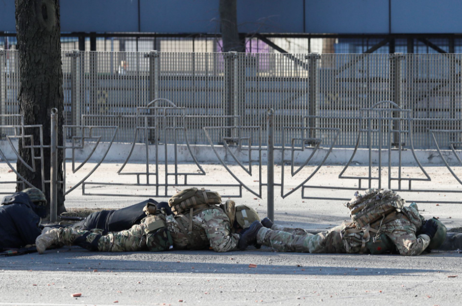 Βρετανία: 30 χλμ έξω από το Κίεβο οι ρωσικές δυνάμεις