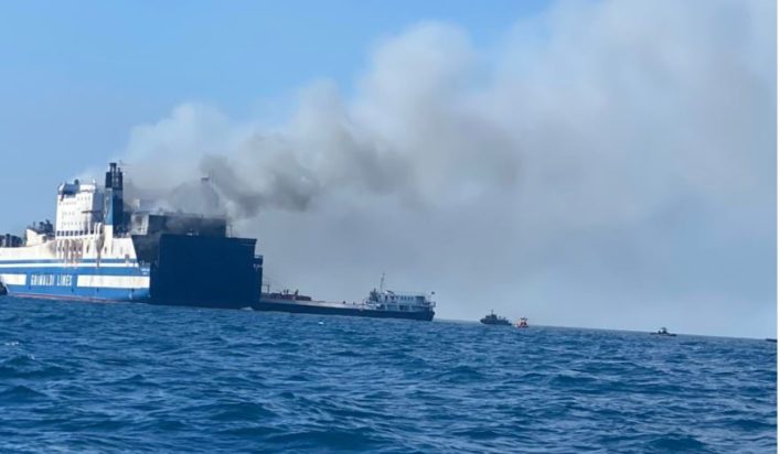 πλοίο- φωτιά- Euroferry Olympia