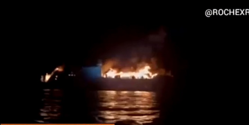 Φωτιά στο Euroferry Olympia: Το SOS από τα παραπλέοντα σκάφη για τη διάσωση των επιβατών