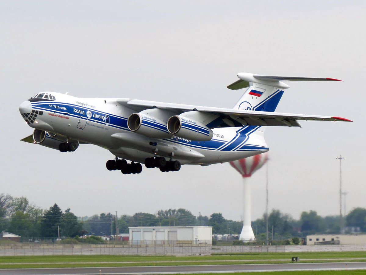 Ουκρανία: Ο στρατός αναφέρει ότι κατέρριψε ρωσικό στρατιωτικό αεροσκάφος Il-76