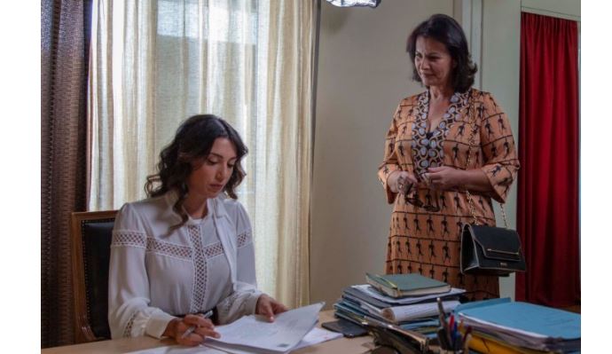 Σασμός – Spoiler: Η Στέλλα πιάνει στα πράσα την μητέρα της με εραστή