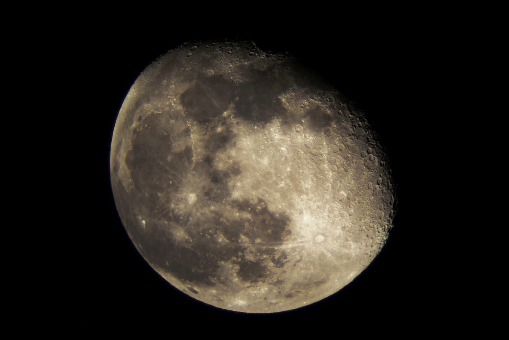 Διάστημα: Μεγάλο κομμάτι πυραύλου θα πέσει στη Σελήνη στις 4 Μαρτίου