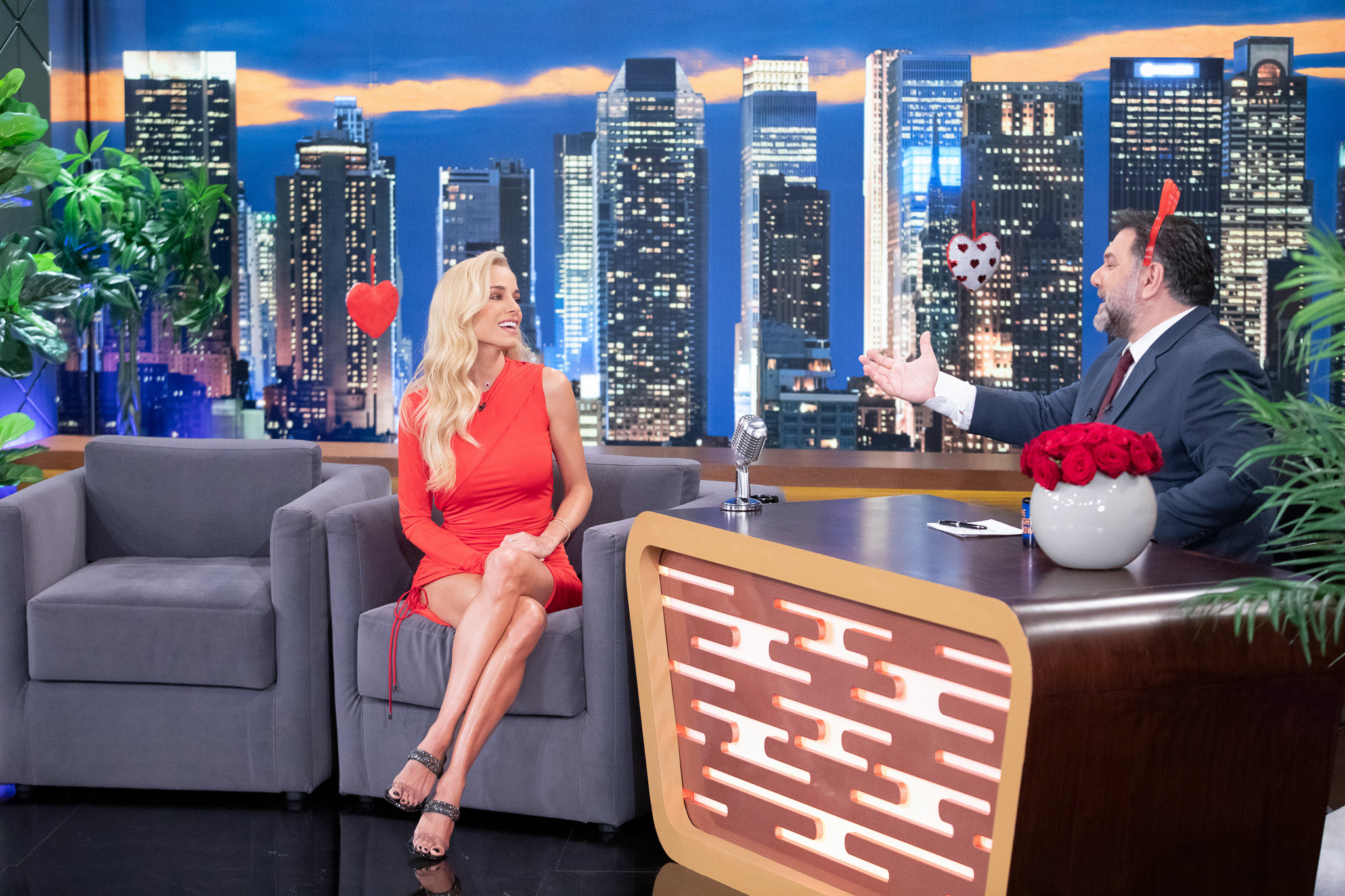 The 2night Show: Οι καλεσμένοι του Γρηγόρη Αρναούτογλου το βράδυ του Αγίου Βαλεντίνου