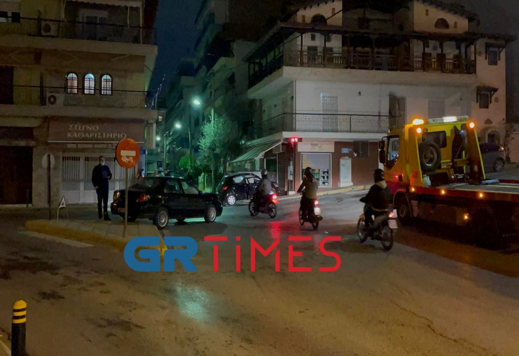 Θεσσαλονίκη: Δύο τραυματίες σε τροχαίο – Απεγκλωβίστηκε 29χρονη – ΦΩΤΟ&ΒΙΝΤΕΟ
