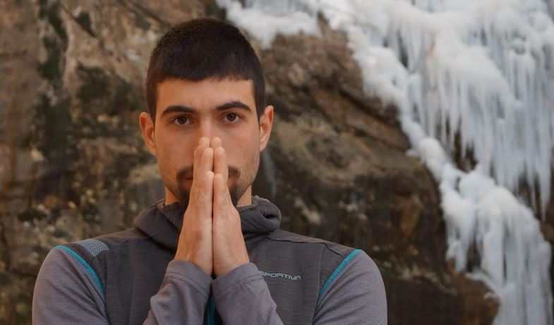 Τζουμέρκα: Θρήνος στην κηδεία του 21χρονου ορειβάτη