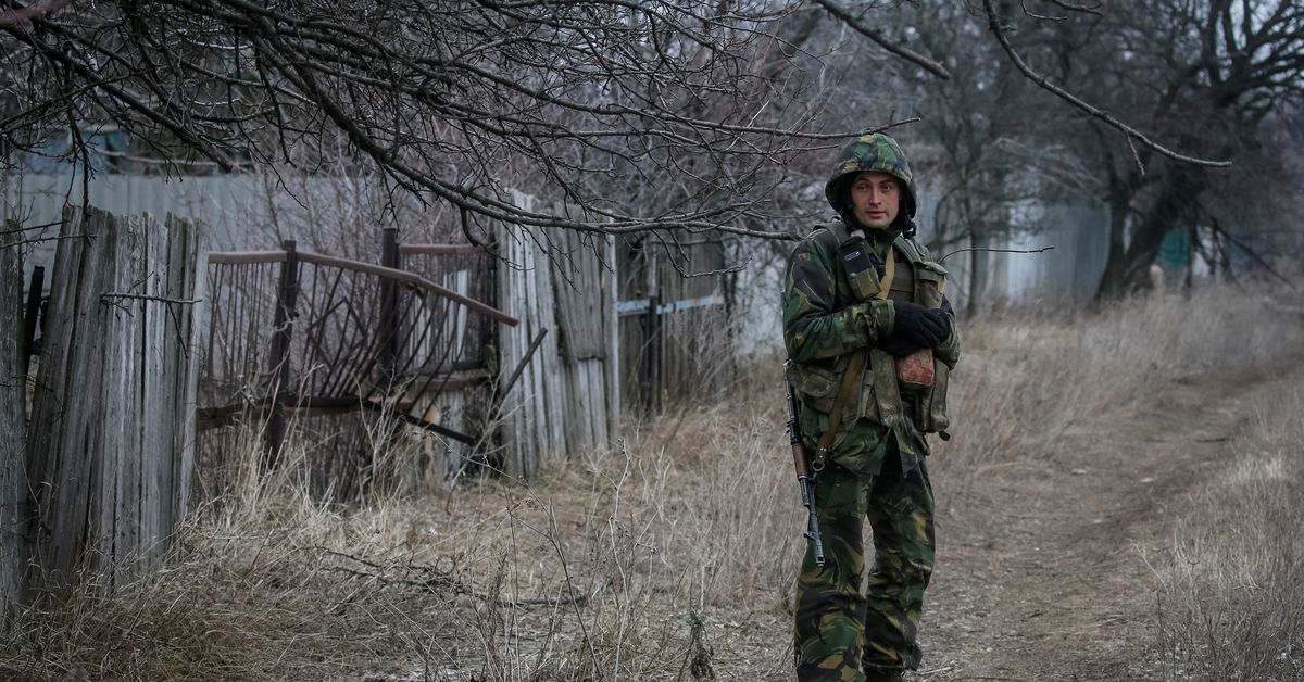 Έκρυθμη η κατάσταση στην Ουκρανία: Ο Πούτιν μεταφέρει στρατό στα σύνορα – Μπάιντεν και ΕΕ απαντούν με κυρώσεις