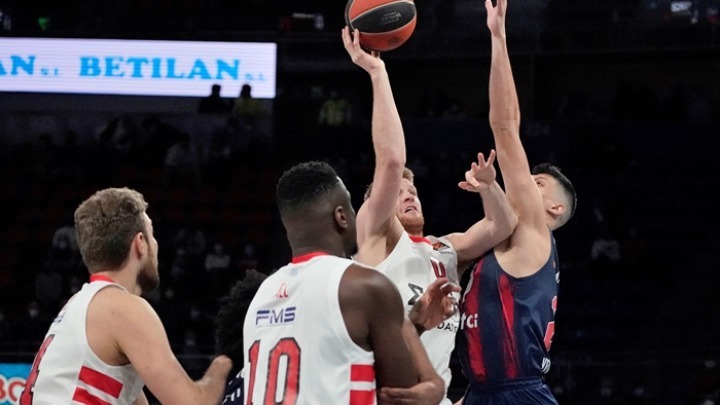 Euroleague: Ο Ολυμπιακός νίκησε μέσα στη Βιτόρια τη Μπασκόνια (62-72)