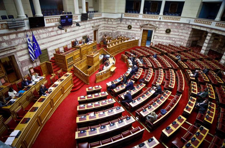 Βουλή: Ψηφίστηκε το νομοσχέδιο «Δουλειές Ξανά»