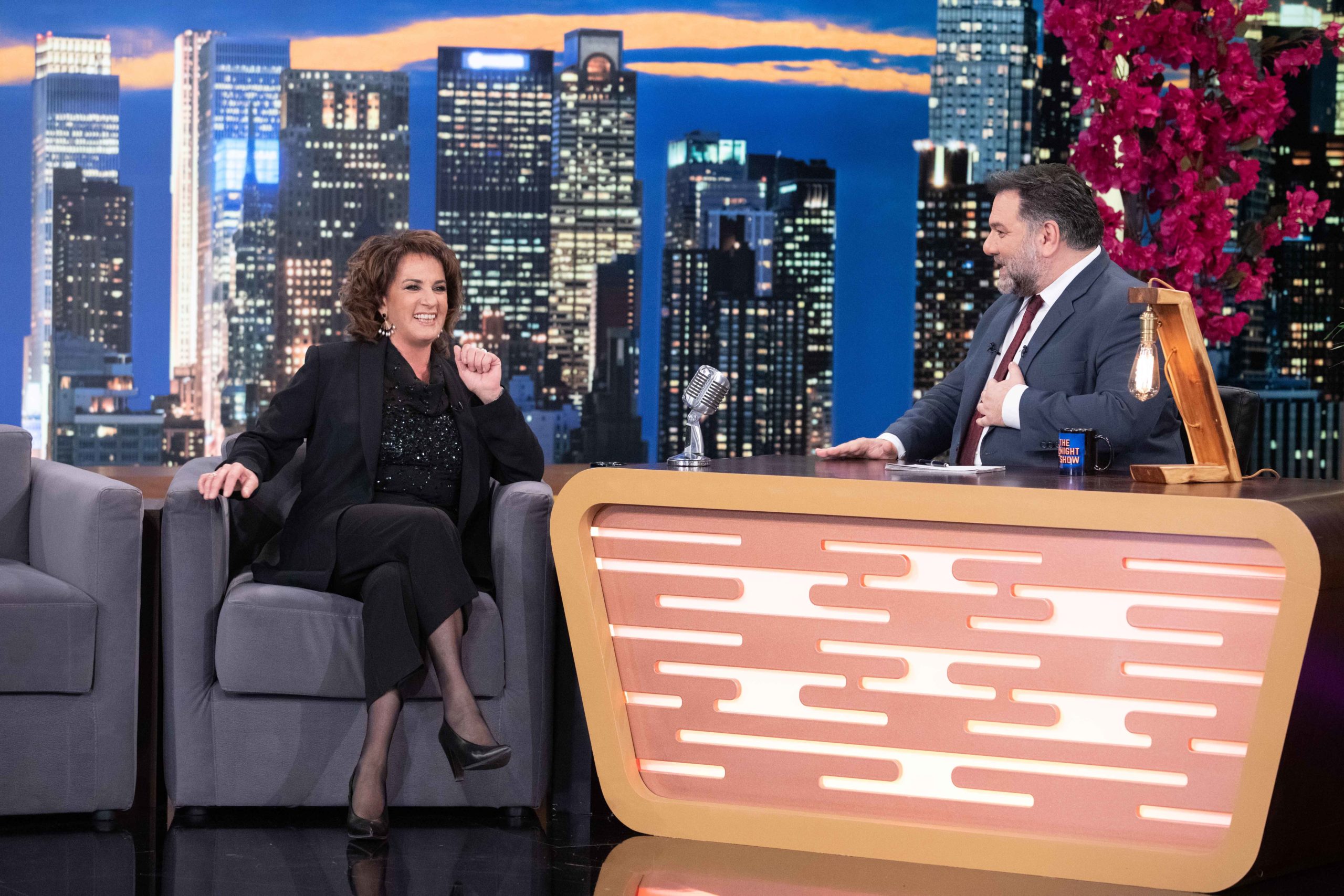 The 2night Show: Η Χριστίνα Σούζη εξηγεί ποιος δίνει τα ονόματα στις κακοκαιρίες