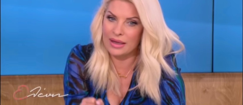 Ελένη Μενεγάκη: Η εξομολόγησή της για τον τρόπο που την μεγάλωσε η μητέρα της