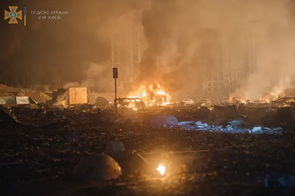Ουκρανία: Τουλάχιστον 6 νεκροί στο εμπορικό κέντρο του Κιέβου που βομβαρδίστηκε