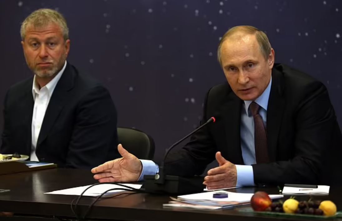“Ειρηνοποιός” ο Αμπράμοβιτς: Το “ραβασάκι” του Ζελένσκι στον Πούτιν – “Θα τους τσακίσω”, απαντά ο Ρώσος πρόεδρος