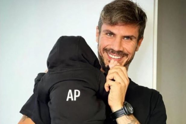 Άκης Πετρετζίκης