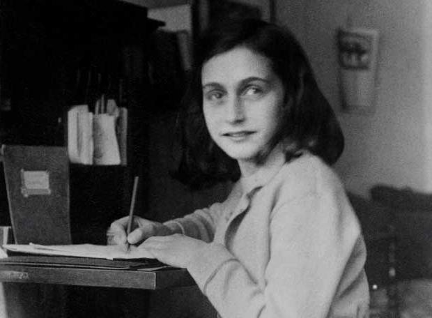 Άννα Φρανκ: Το “καρφί” που την πρόδωσε στους Ναζί – Η ιστορία πίσω από το ημερολόγιο