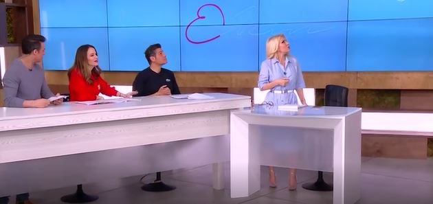 Ελένη Μενεγάκη: Στο…σκοτάδι το πλατό της εκπομπής της  – Η επική ατάκα στον Δημήτρη Ουγγαρέζο