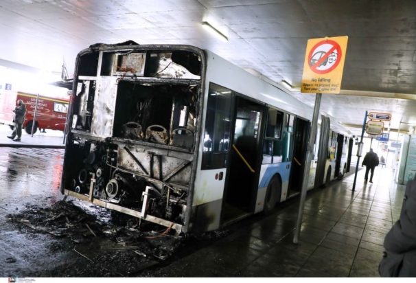 λεωφορείο- φωτιά