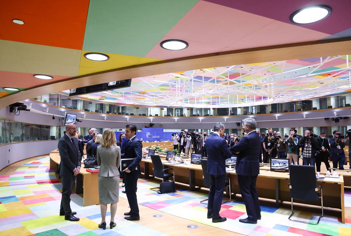 Σύνοδος Κορυφής: Διαφωνία στην ΕΕ για περαιτέρω κυρώσεις κατά της Μόσχας