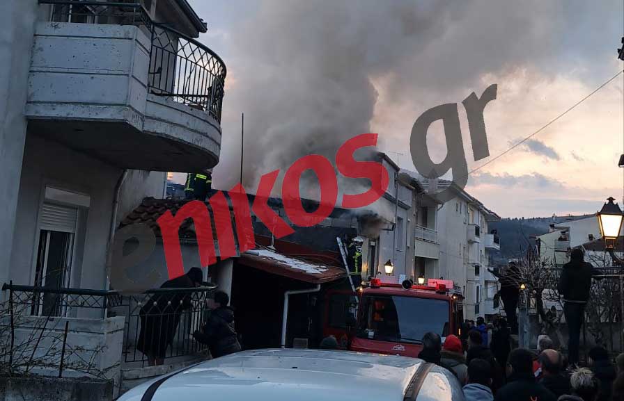 Φωτιά σε σπίτι στην Κοζάνη – Μαύρος καπνός πάνω από την πόλη – ΒΙΝΤΕΟ αναγνώστη