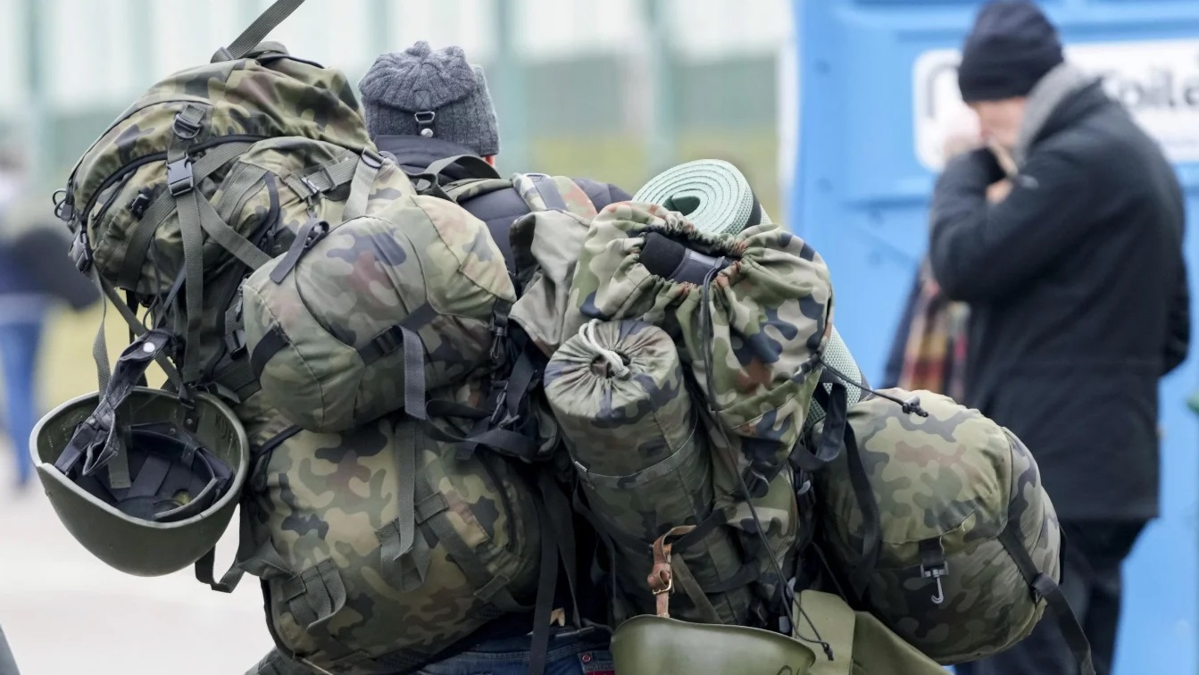 Ουκρανία: “Γερμανοί ακροδεξιοί σπεύδουν να στηρίξουν το Τάγμα Αζόφ” – Δημοσίευμα – “φωτιά”