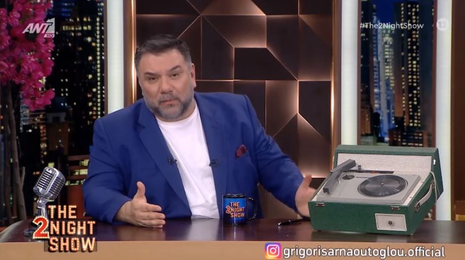 The 2night show: Η διαφορετική έναρξη του Αρναούτογλου – “Ας κάνουμε τον σταυρό μας”