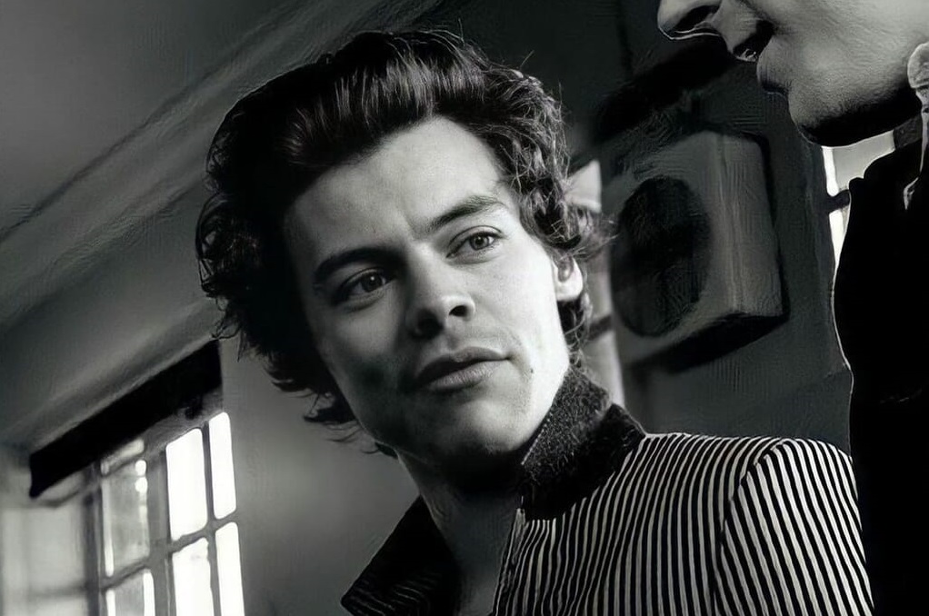 Ο Harry Styles επιστρέφει… σπίτι του με το νέο του άλμπουμ