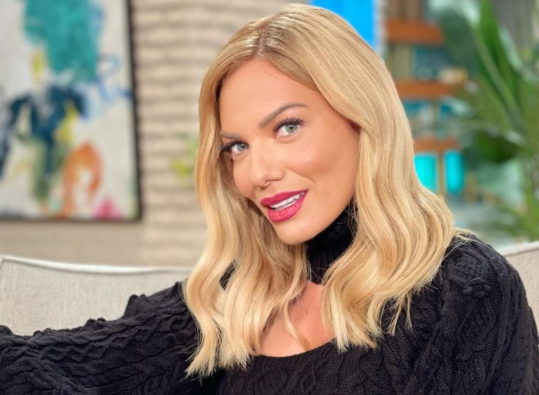 “Έριξε” το Instagram η Ιωάννα Μαλέσκου: Το “θεϊκό” φιλί του Δημητράκη και η τρυφερή φωτογραφία