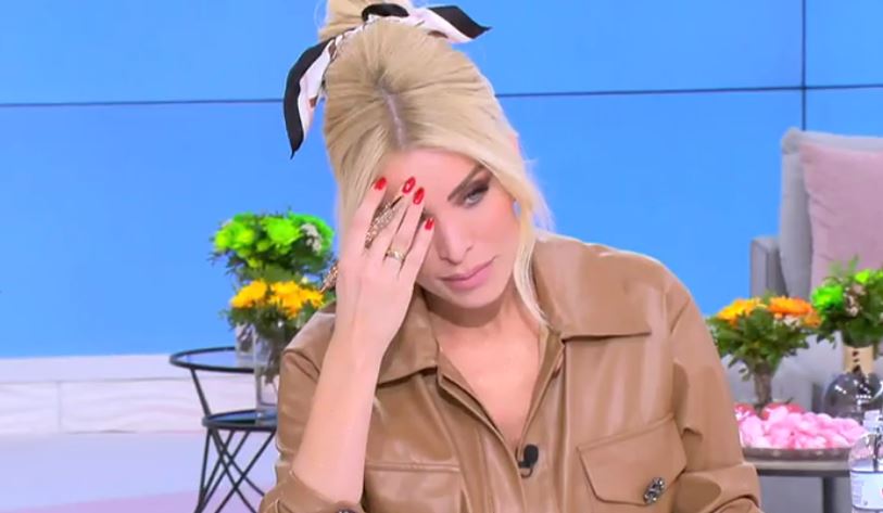 Η Κατερίνα Καινούργιου ανησύχησε τους τηλεθεατές – Η έντονη αδιαθεσία στον αέρα της εκπομπής