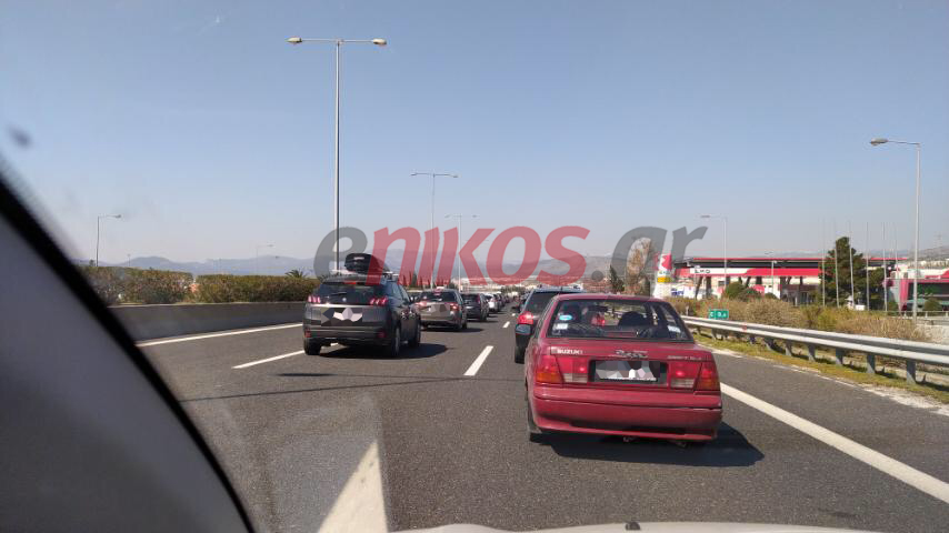 Στο “κόκκινο” η Αττική Οδός: Ουρές χιλιομέτρων λόγω τροχαίου – ΦΩΤΟ αναγνώστη