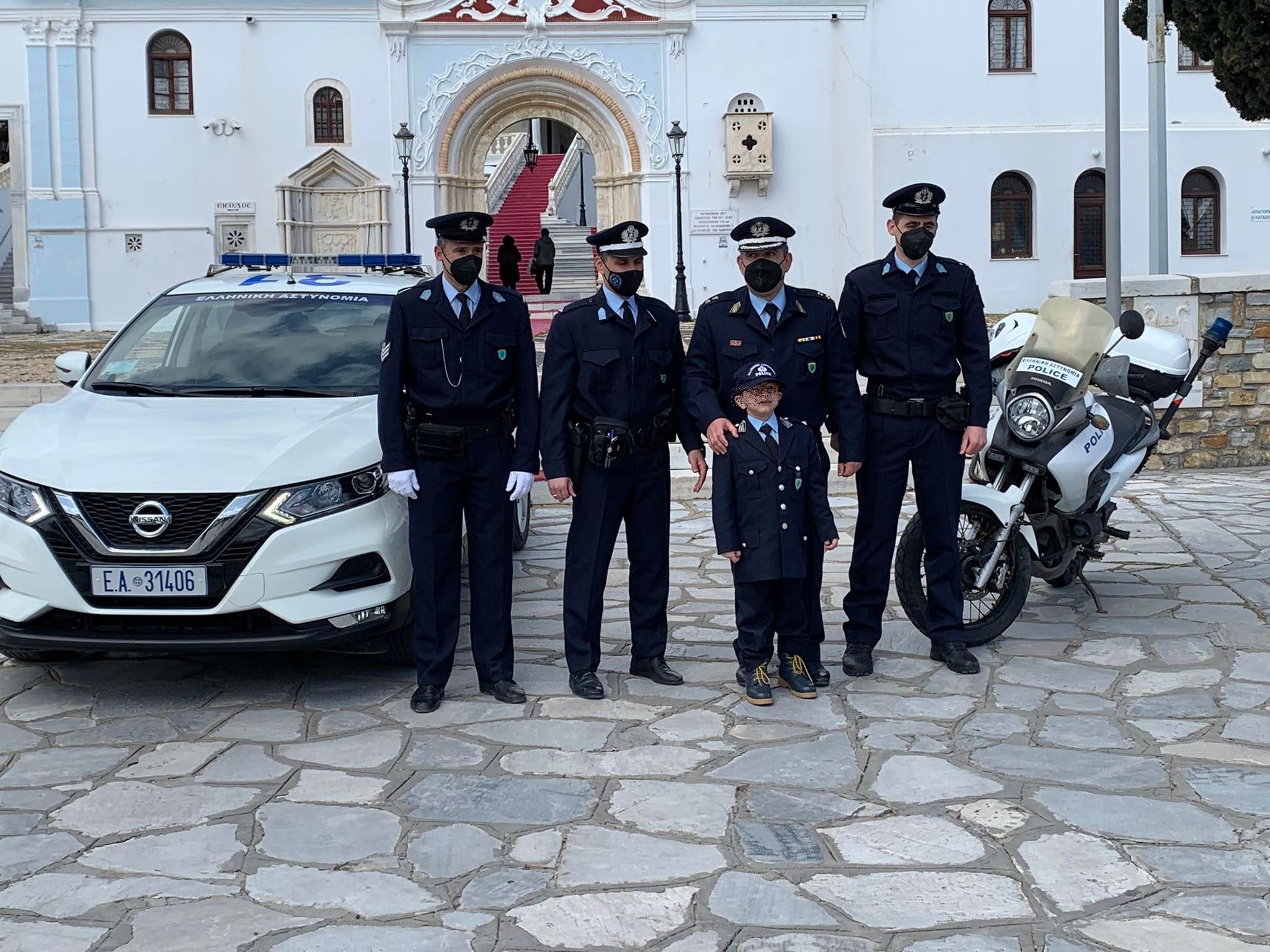 Τήνος αστυνομικός