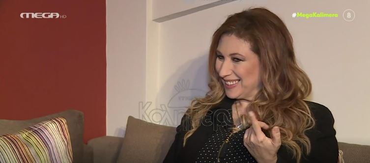 Μαντώ: Το φλερτ που δέχεται από νεότερους άνδρες και η αποκάλυψη για τα τραγούδια που έχει πει